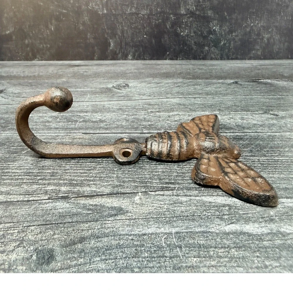 Cast Iron Bee Wall Hook Rustic Farmhouse Cottage Garden Decor Honeybee Bumblebee
